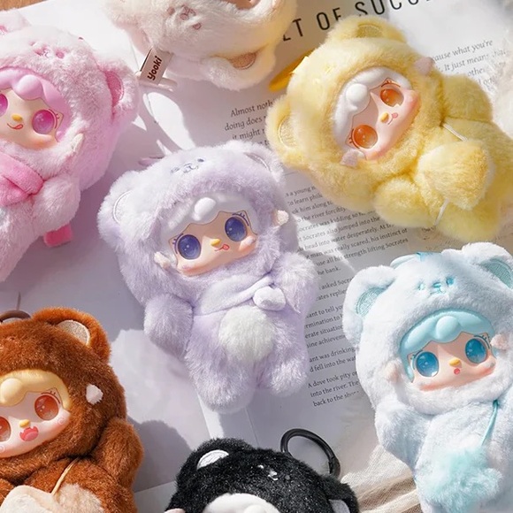 Yooki V4 Take A Bite of Bear Plush Pendant Popsicle Bear - Picture 3 of 4